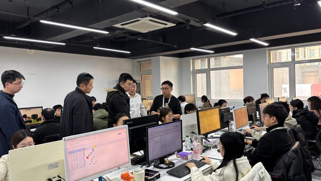 智啟未來，院企共融 人工智能學(xué)院院長牛翔一行赴網(wǎng)絡(luò)科技研發(fā)企業(yè)調(diào)研